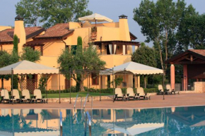 Гостиница Lugana Village Resort & Sporting Club  Пескьера-Дель-Гарда